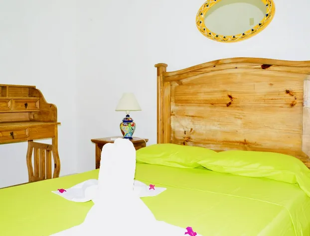 Room-deluxe Family Budget Balcony Room w hotel detail image 4