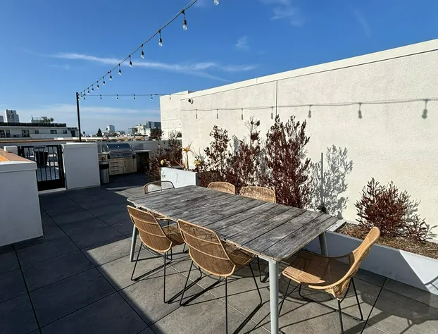 Dream Escape with great rooftop views hotel detail image 1