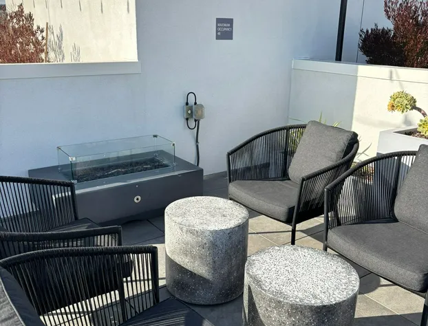 Dream Escape with great rooftop views hotel detail image 2