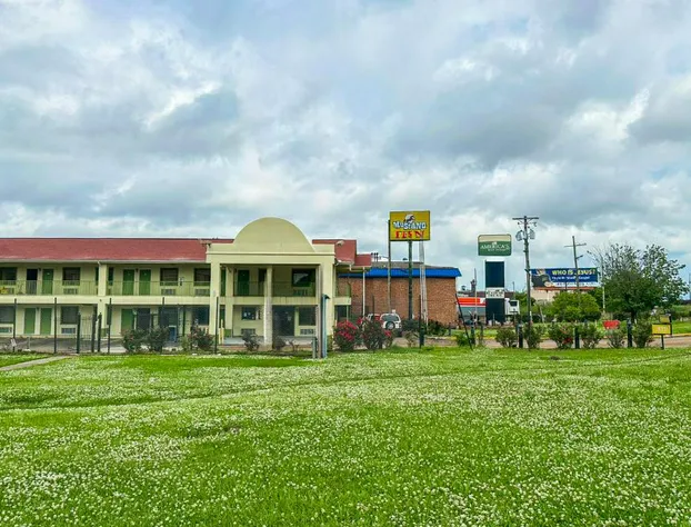 Relax Inn By Oyo Jackson MS Hwy 80/I-20 hotel detail image 1