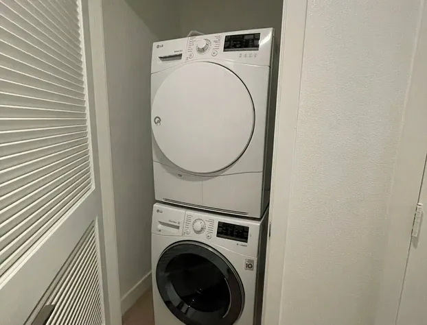 Stylish Westwood Apartment hotel detail image 1