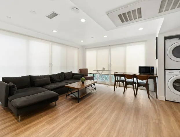 USC Charming Retreat hotel detail image 3