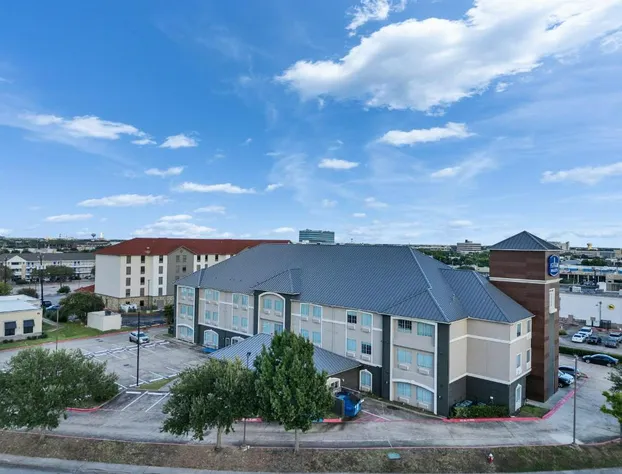 Platinum Inn & Suites Webster hotel detail image 1