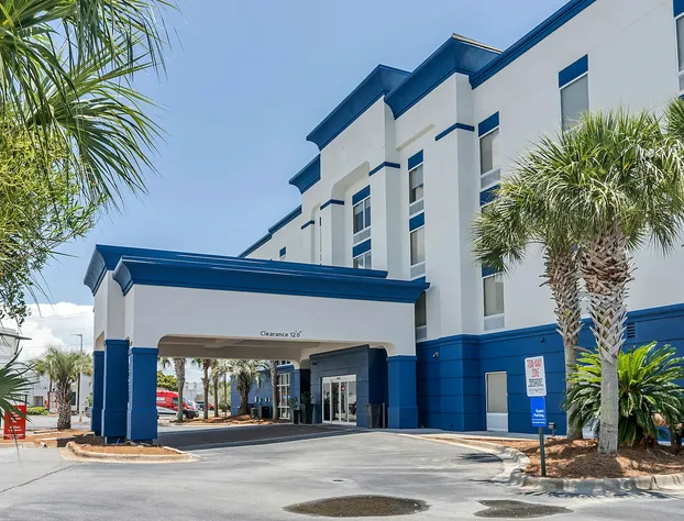 Holiday Inn Express and Suites Destin Miramar Beach by IHG hotel detail image 1