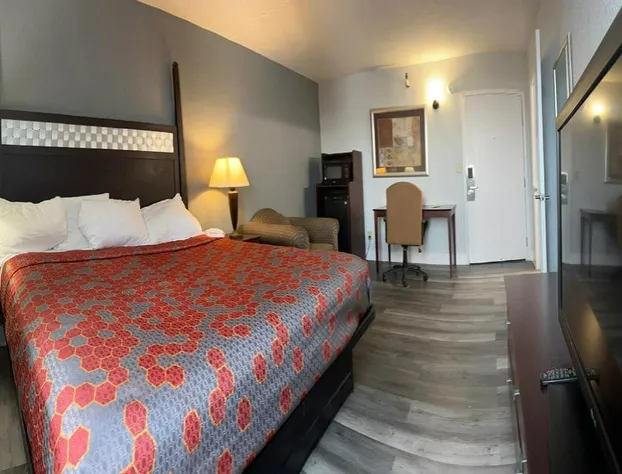 Blueway Inn & Suites Roseville hotel detail image 3