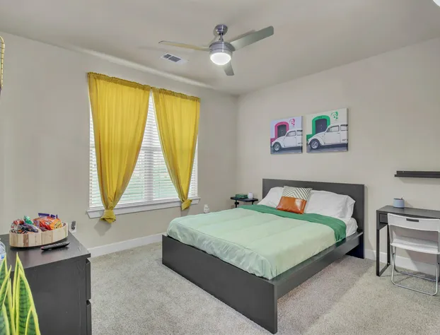 Private Ensuite Near The Pearl hotel detail image 4