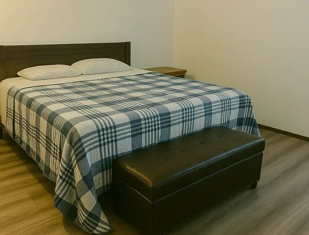 Beautiful House with Yard in Bellevue hotel detail image 4