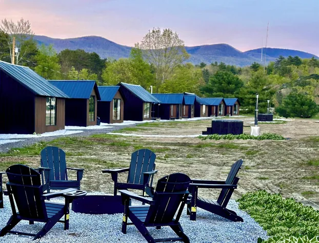 Emrose Luxury Cabins hotel detail image 1