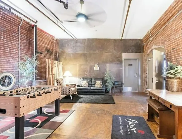 Three Rivers Inn at Jordan's Warehouse hotel detail image 1