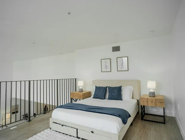 Chic Urban Retreat in Heart of LA hotel detail image 2