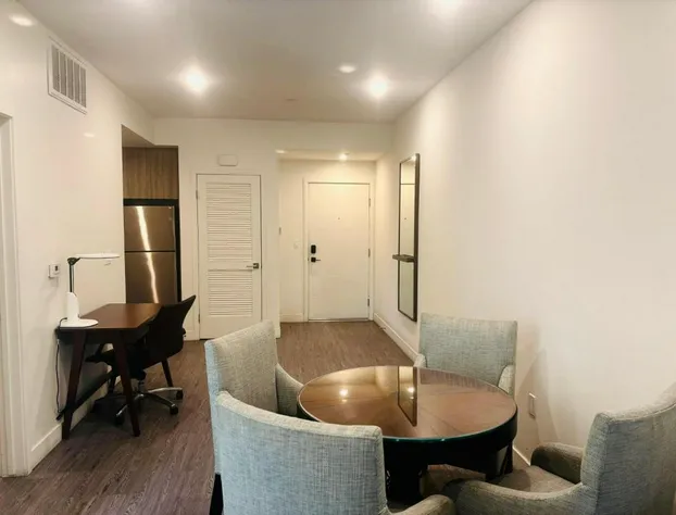 Urban Chic Apart-Hotels in Central LA hotel detail image 1