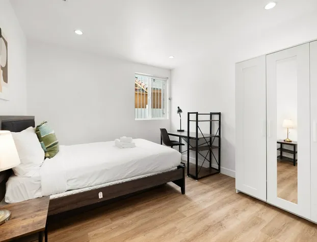 Perfect Gateway USC hotel detail image 1