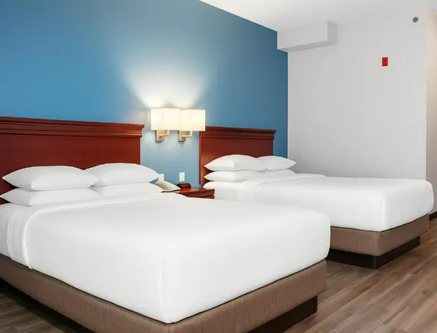 Signature Inn & Suites Hamilton hotel detail image 3