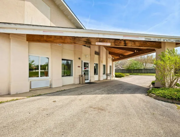 LakeWood Inn & Suites hotel detail image 1