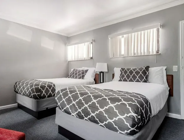 Browntown Room for 4: Comfort, Wifi & Parking hotel detail image 4