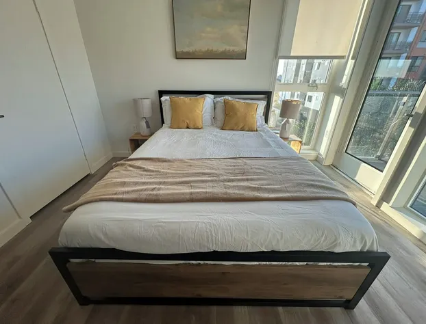 Elegant Retreat in the Heart of LA hotel detail image 4