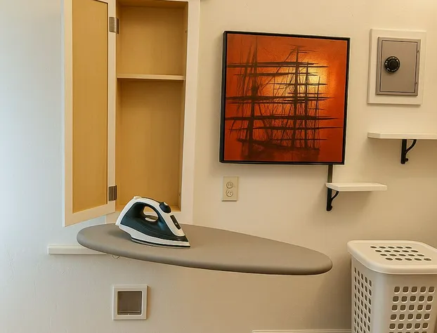 Master Suite with Fruitful Tree backyard hotel detail image 1