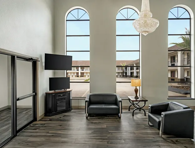 OYO Crystal Inn hotel detail image 1