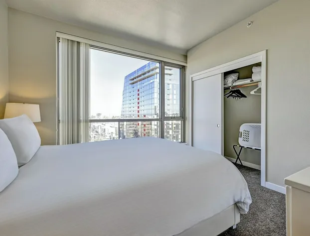 Global Luxury Suites at Woodbury hotel detail image 3