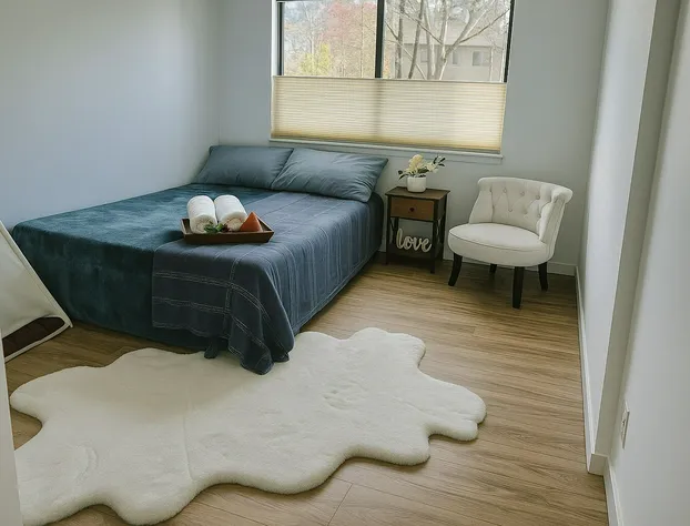 2B2B Mercer Island hotel detail image 2