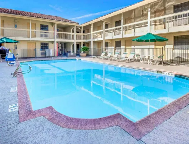 Coratel Inn and Suites By Jasper Wonderland hotel detail image 1