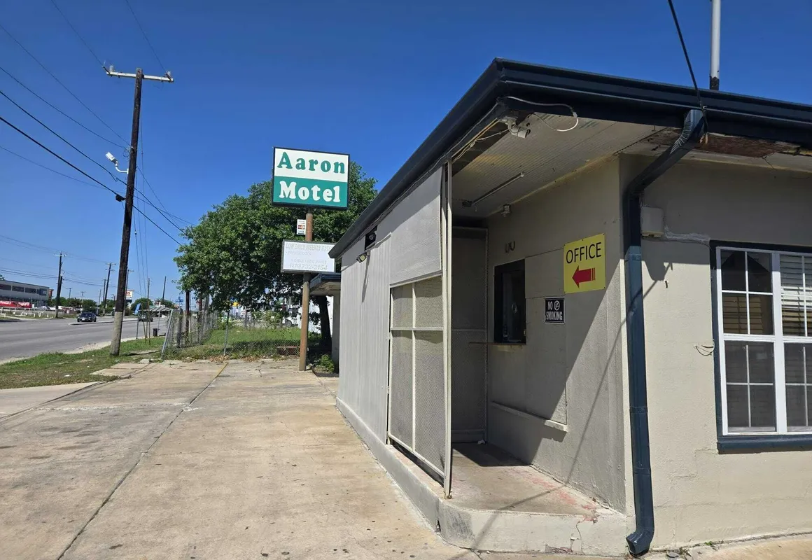 Aaron Motel By OYO San Antonio NW I-10 hotel hero