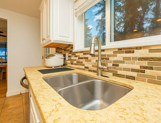 Lower Queen Anne Townhome hotel detail image 4