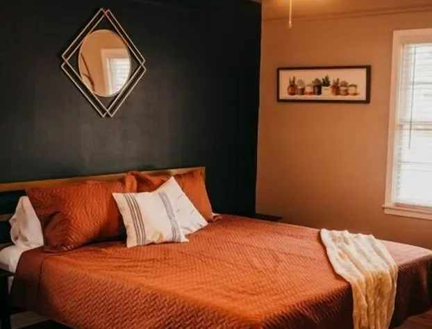 The Burrow-Cozy 3 BDRM HM - Free Parking hotel detail image 2