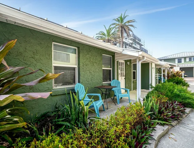 Stones Throw Beachfront Luxury Suites hotel detail image 1