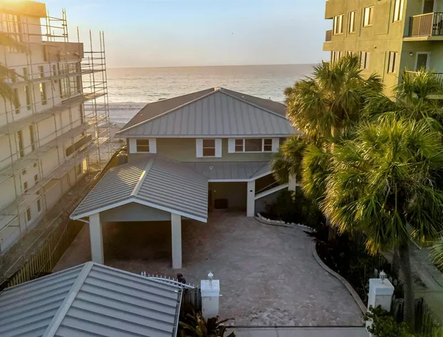 Stones Throw Beachfront Luxury Suites hotel detail image 3