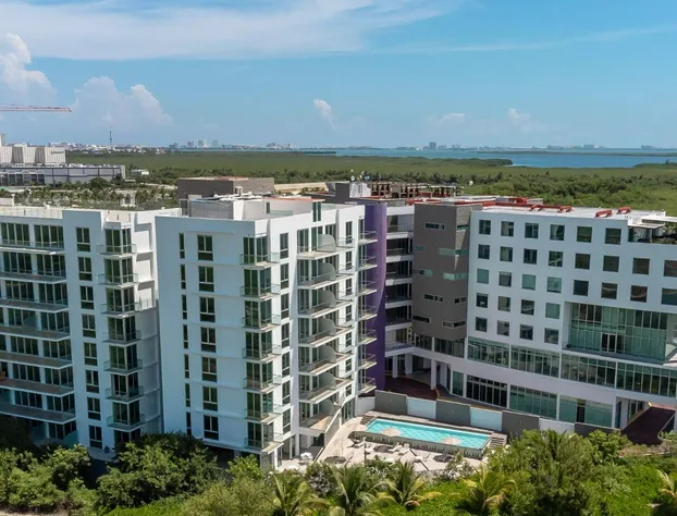 EHDEN Vacation Suites Puerto Cancún hotel detail image 1