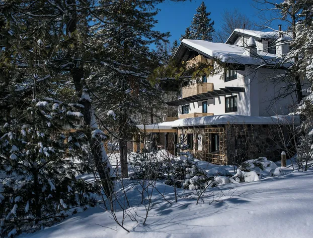 The Wakefield Grand hotel detail image 4