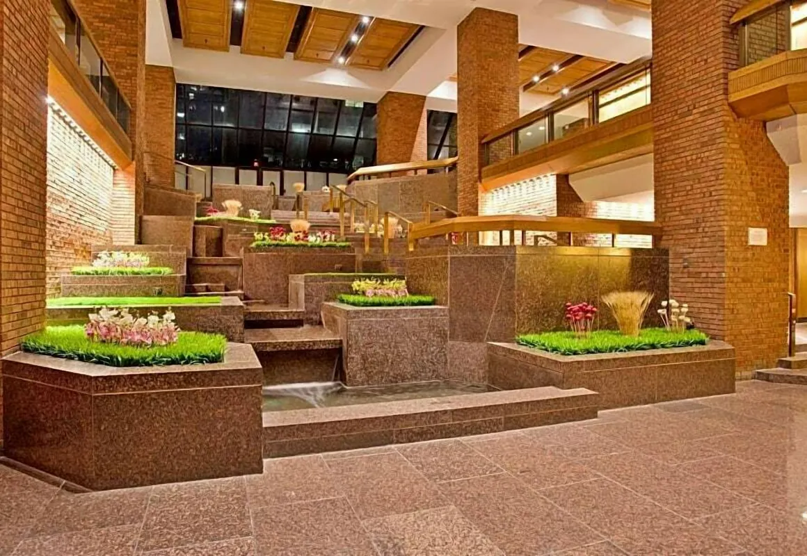 Hôtel Chateauneuf Gatineau—Ottawa hotel hero