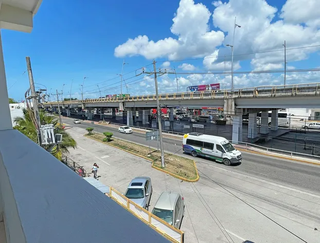 Hotel Balxibá AlbercayEstacionamiento hotel detail image 2