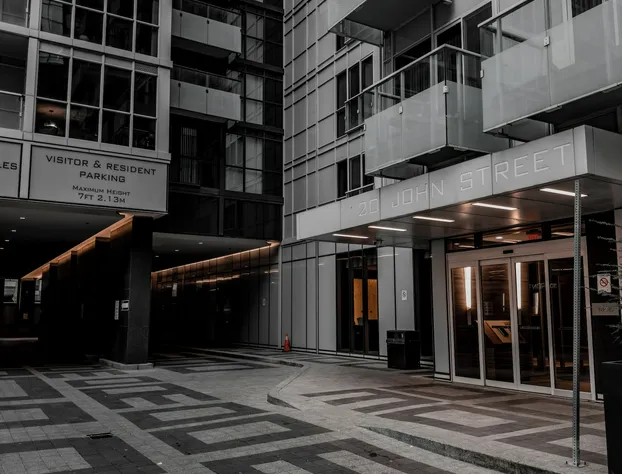 Comfy Suites Rogers Centre Free Parking hotel detail image 3