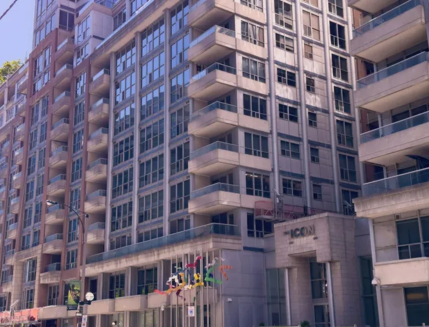 Comfy Suites Rogers Centre Free Parking hotel detail image 4