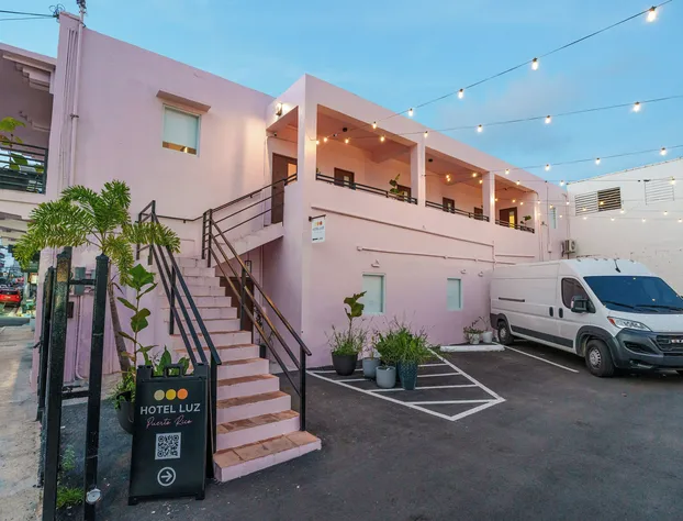 Room 15: Skyline Sips & Santurce Charm hotel detail image 1