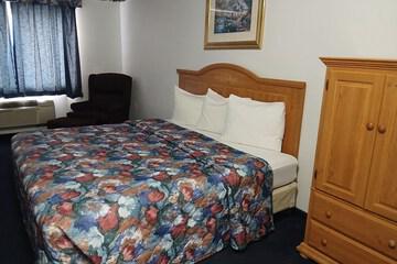 Glacier Gateway INN hotel detail image 2