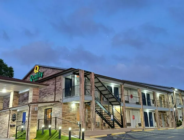 Quality Inn Crestview I-10 Eglin AFB Area hotel detail image 1