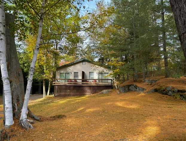 Paddler's Rest Lakeside Cabins and Hotel hotel detail image 4
