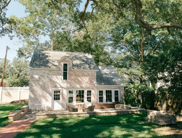 The Carriage House Inn Bed and Breakfast hotel detail image 2