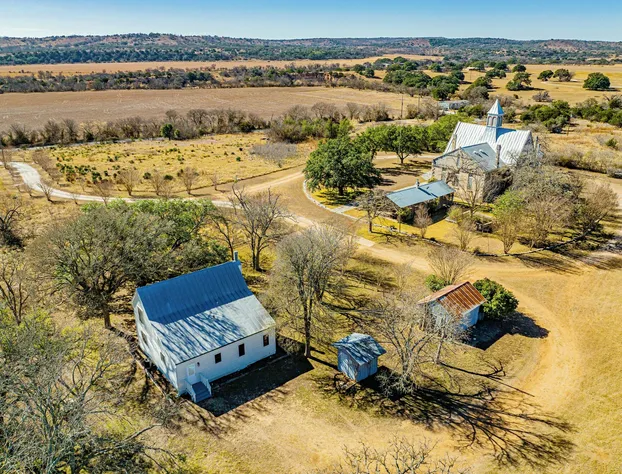 Morris Ranch hotel detail image 2