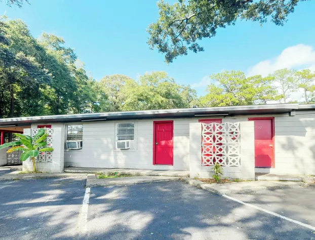 Bama Motel Mobile I-65 & US-90 hotel detail image 1