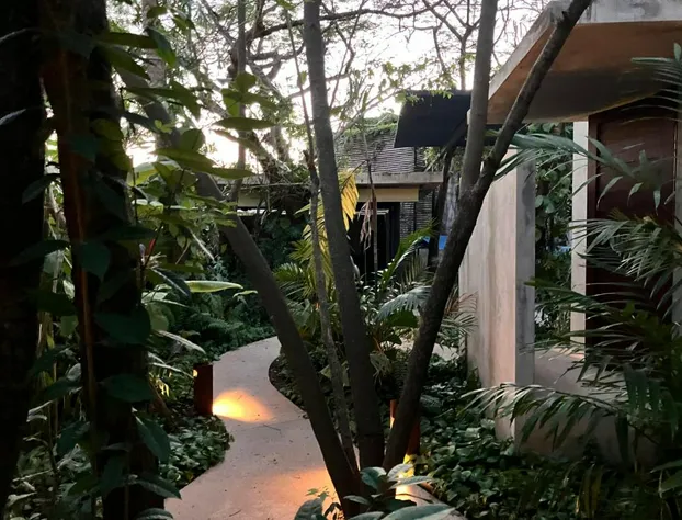 Basico Pixoy Hotel hotel detail image 1