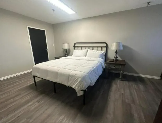 Oakland Courtyard hotel detail image 3