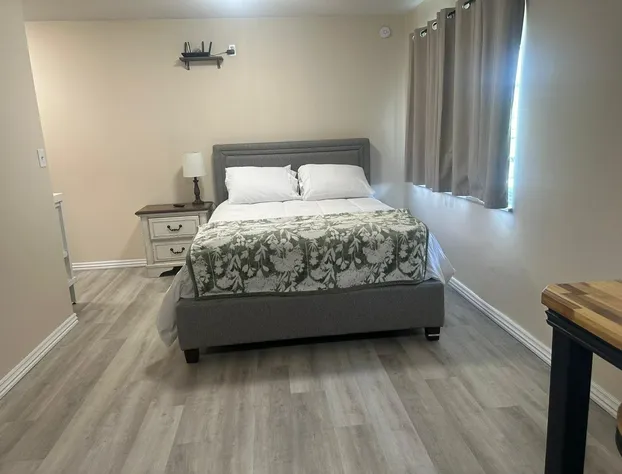 Oakland Courtyard hotel detail image 4