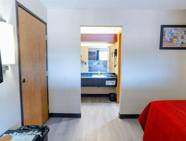 Rose City Inn and Suites hotel detail image 3