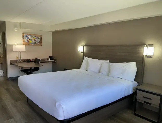 Econo Lodge Hickory hotel detail image 4