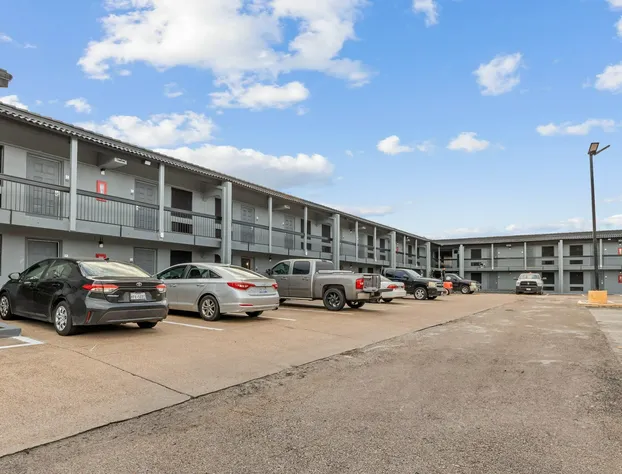 Super 8 by Wyndham Texas City/Galveston Area hotel detail image 1