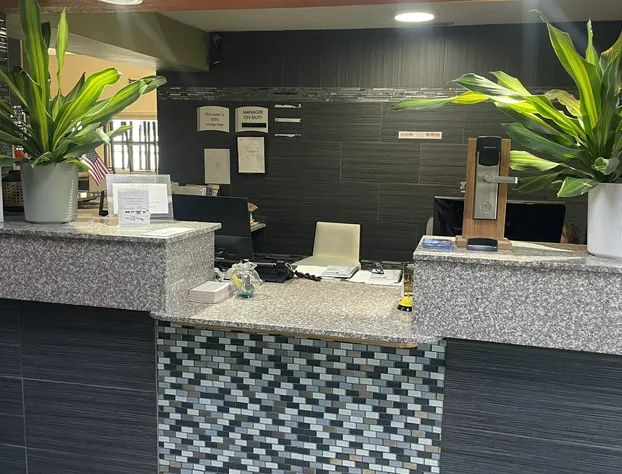 Red Lion Inn & Suites Blue Springs hotel detail image 4